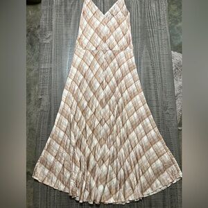 Vince Cream and Tan Garment